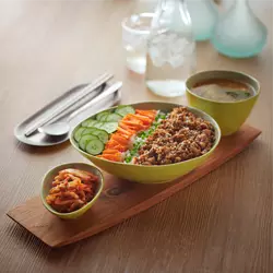 Korean Vegetarian Bowl With yumeat™ Plant-Based Minced Meat